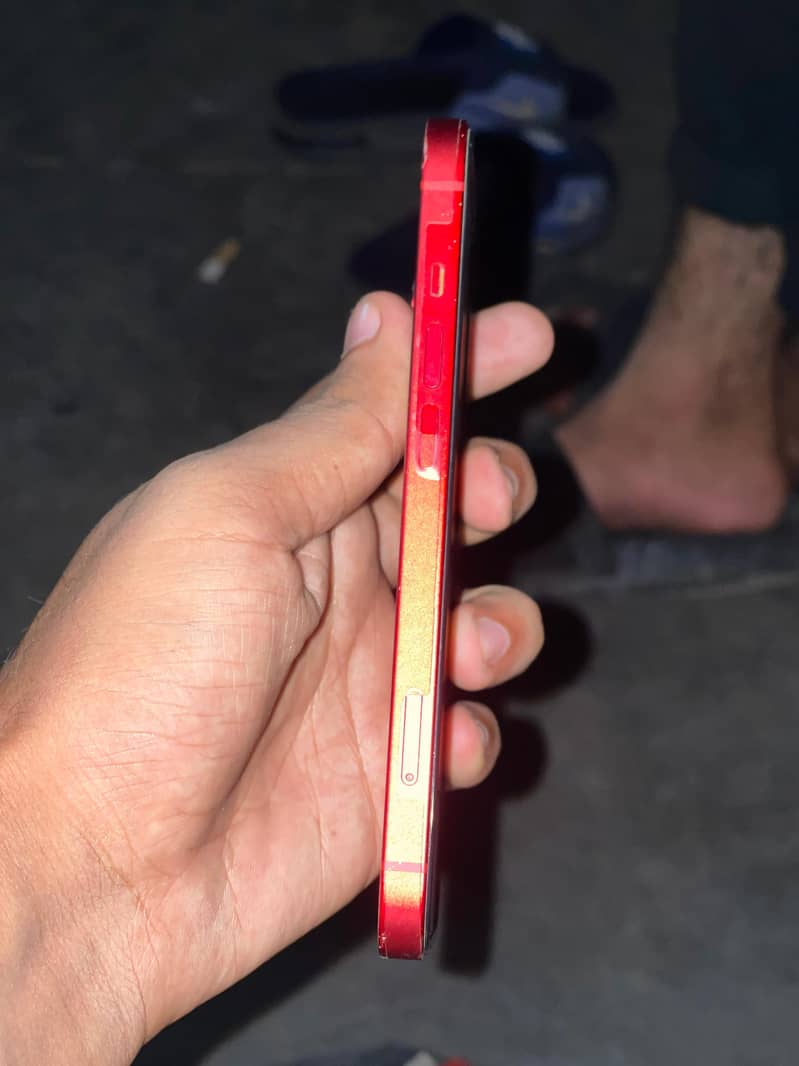 Apple iPhone 13 6