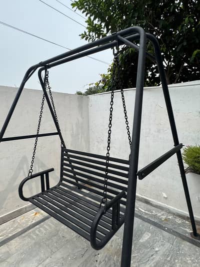 Metal Garden Swing / Jhoola – Good Condition