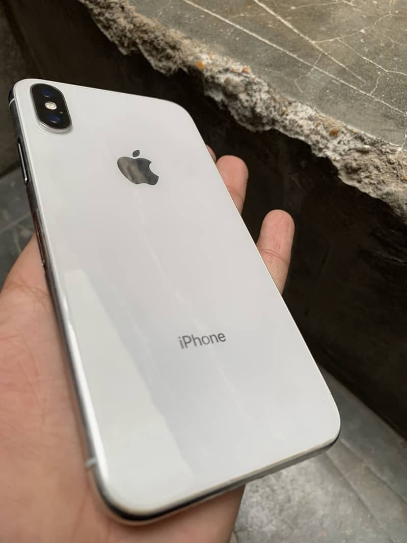 Apple iPhone X 3