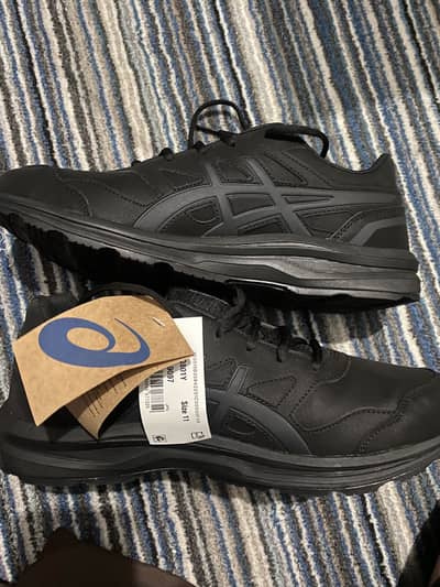 Ascis imported Branded new Running shoes