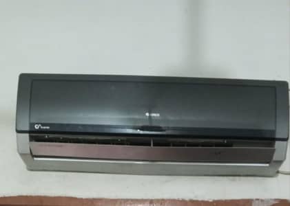 Green AC 1ton very good condition