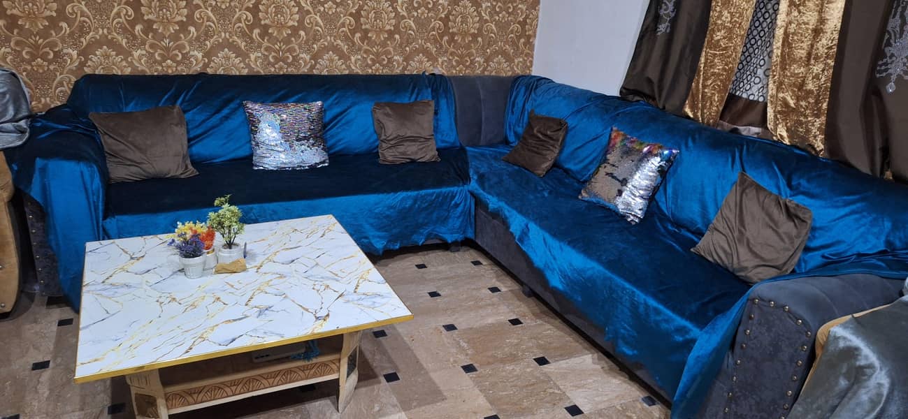 7 Seter L shaped Sofa 0