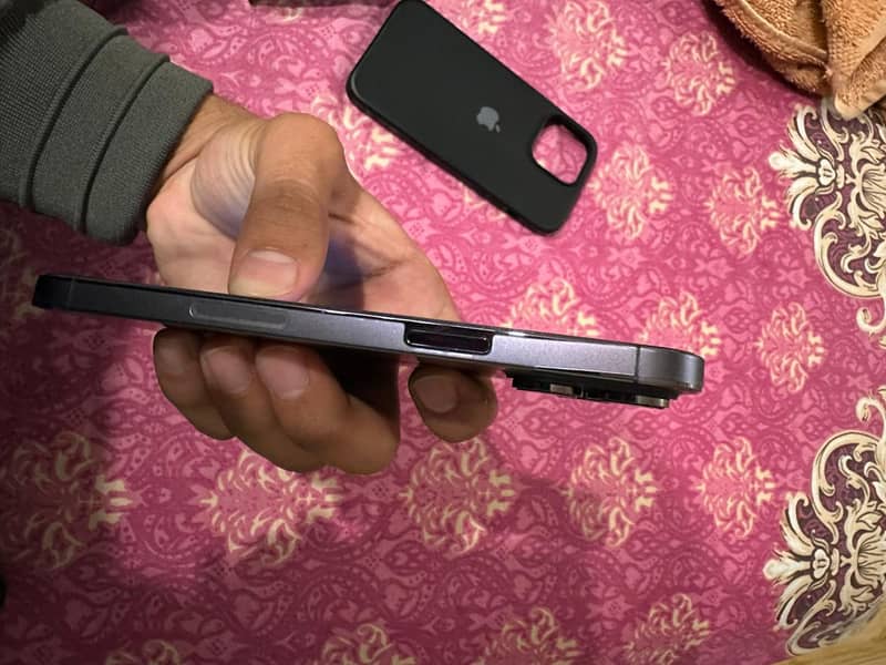 Apple iPhone 14 Pro Max 2