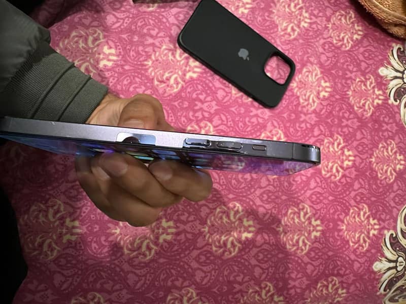 Apple iPhone 14 Pro Max 3