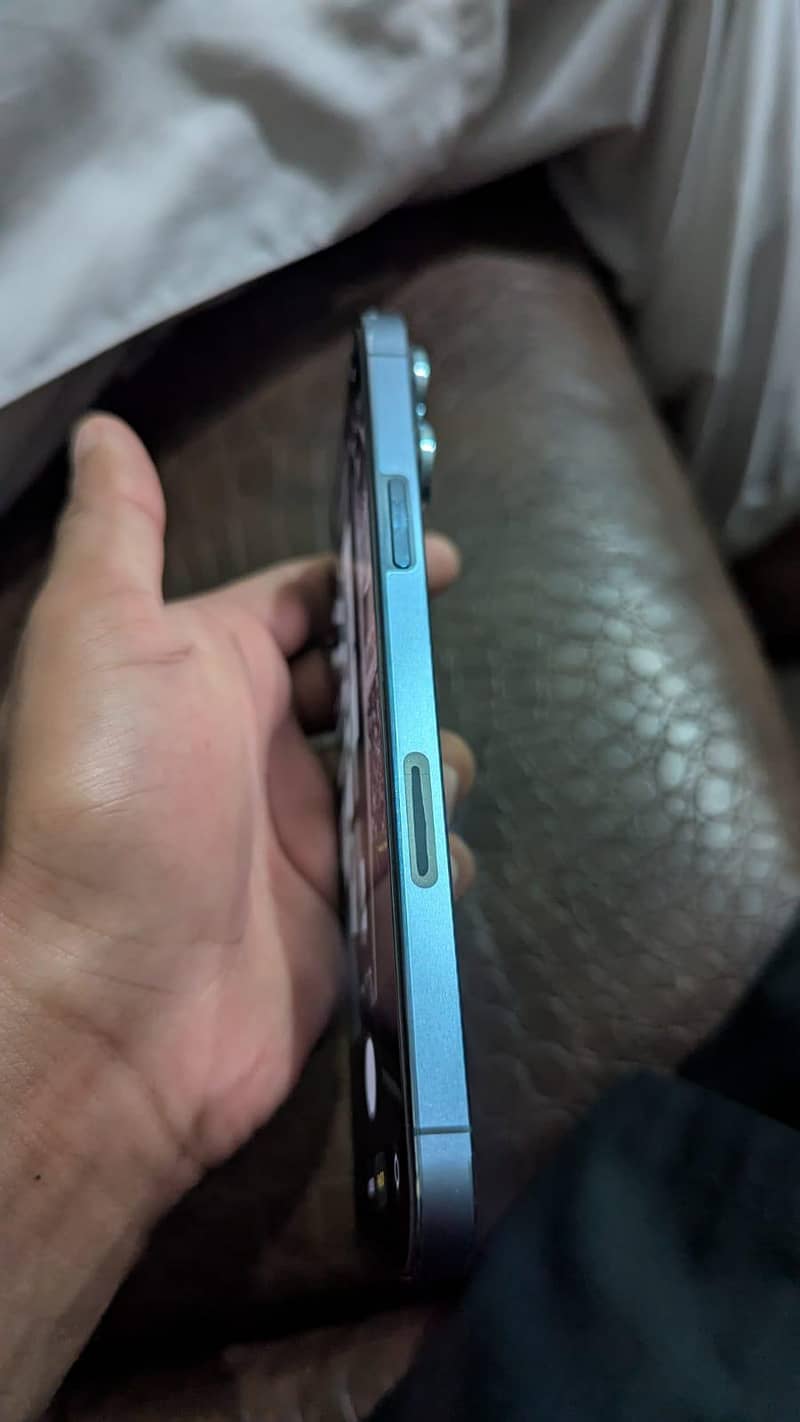 Apple iPhone 13 Pro Max 2