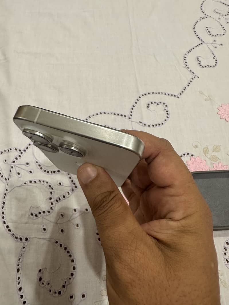 Apple iPhone 15 Pro 5