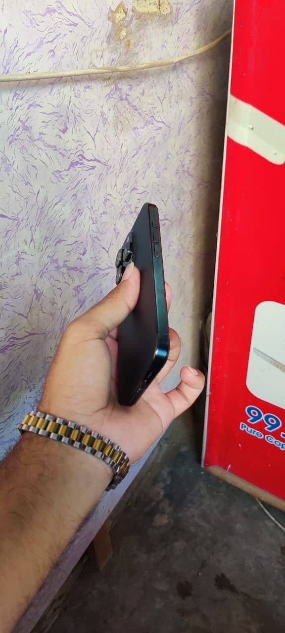 Apple iPhone 15 Pro 5