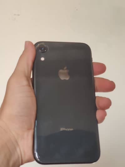 Apple iPhone XR koi fuld nhi hy bil kul ok hy