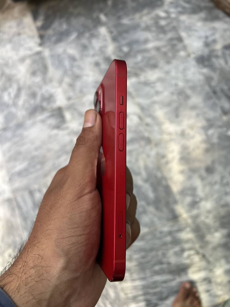 Apple iPhone 13 2