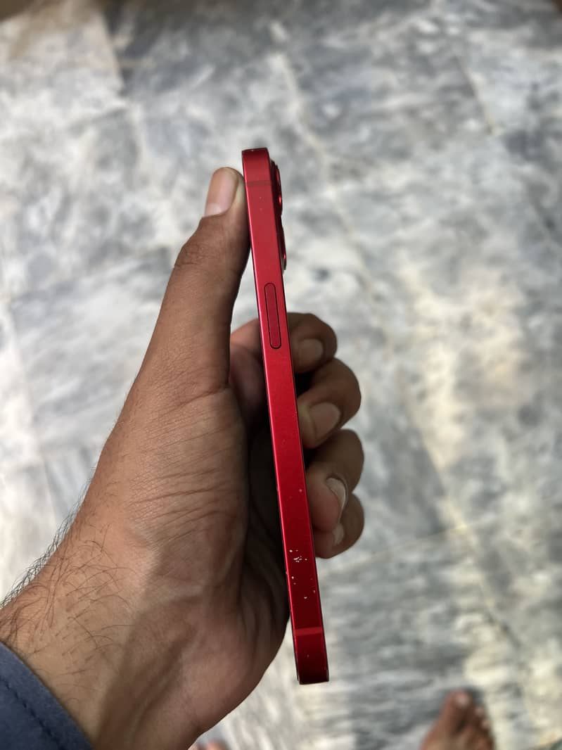 Apple iPhone 13 4