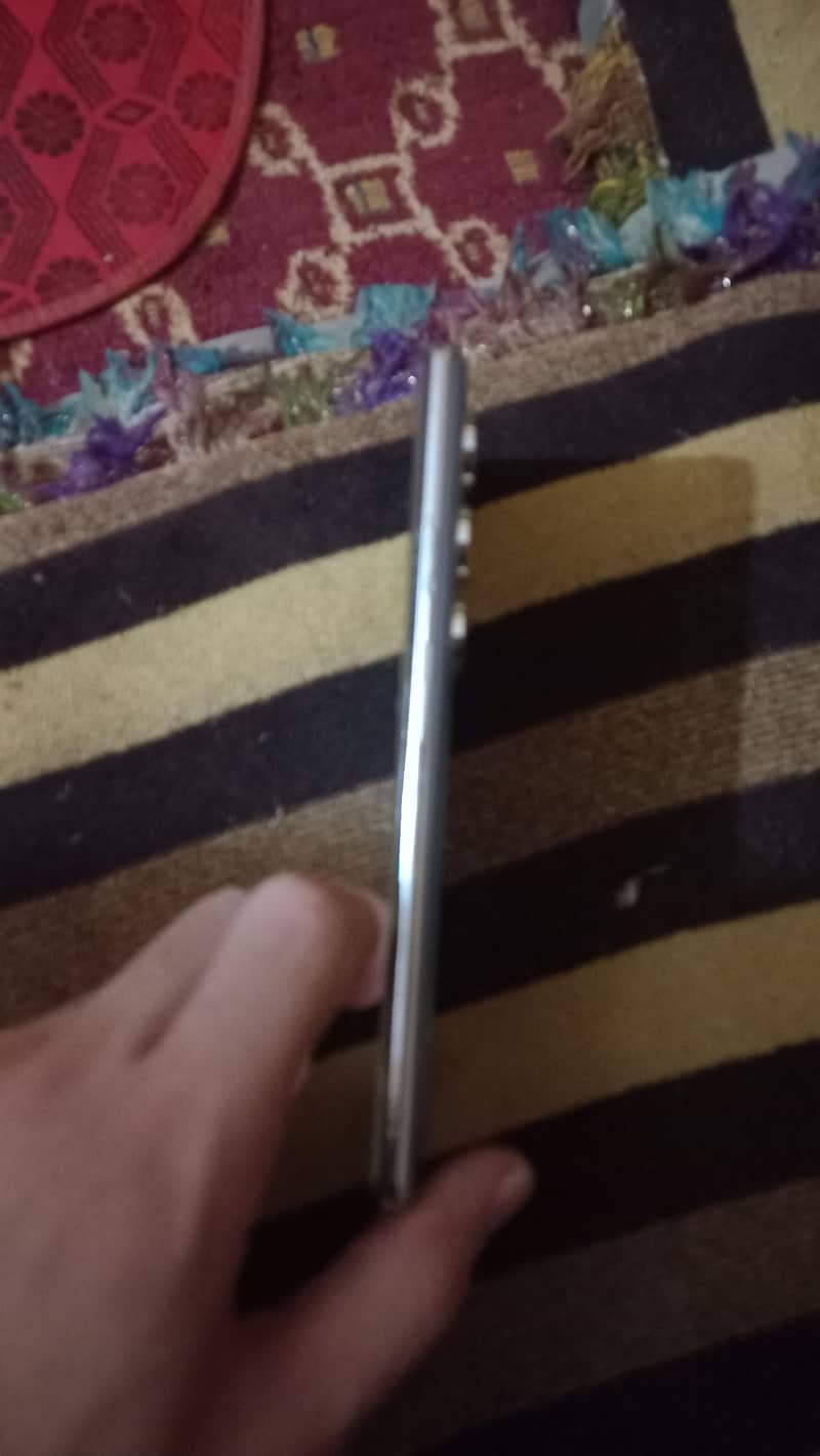 Tecno CAMON 40 Pro 1
