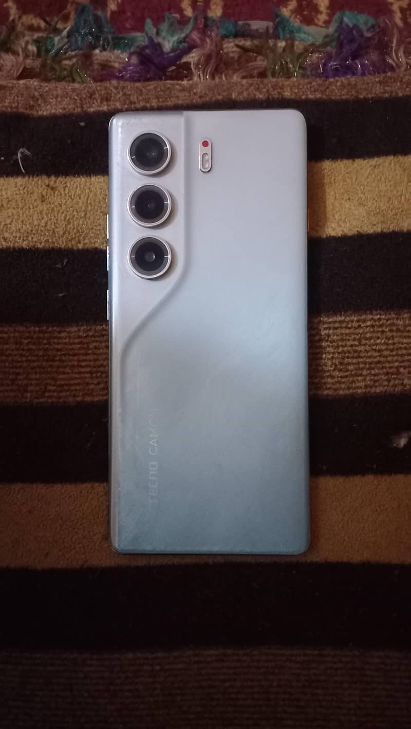 Tecno CAMON 40 Pro 2