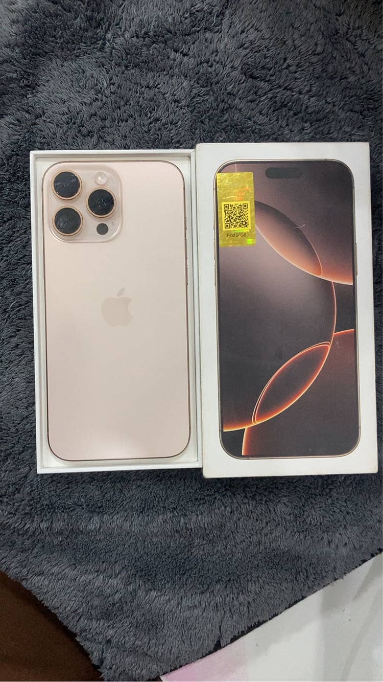 Apple iPhone 16 Pro Max 0