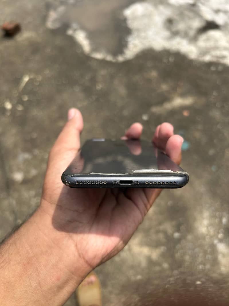 Apple iPhone 8 Plus 0