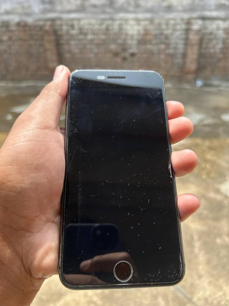 Apple iPhone 8 Plus 1