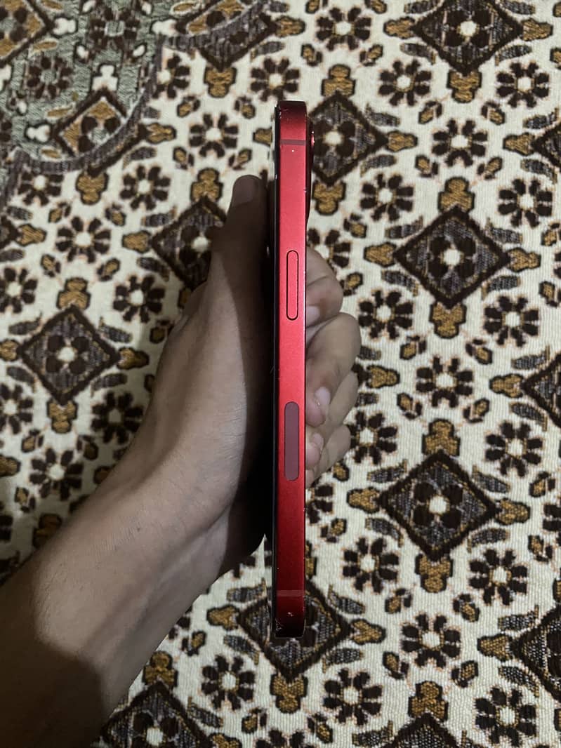 Apple iPhone 13 2