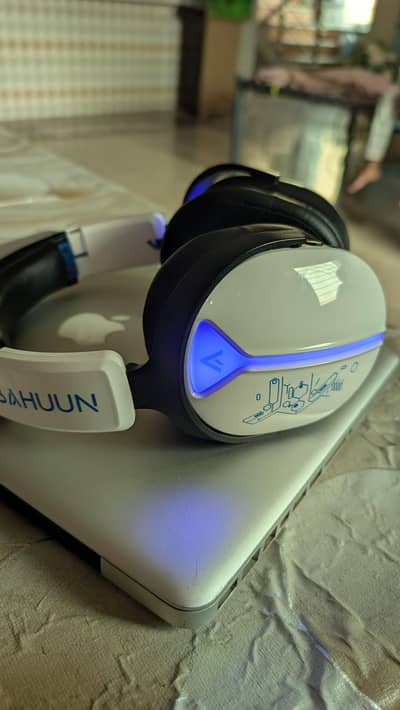 Wireless Gaming Headset | 1 Week Used | Like New | With Mic