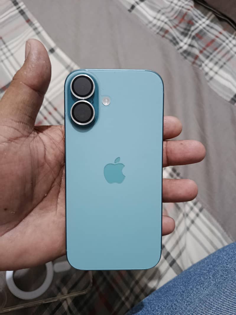 Apple iPhone 16 0