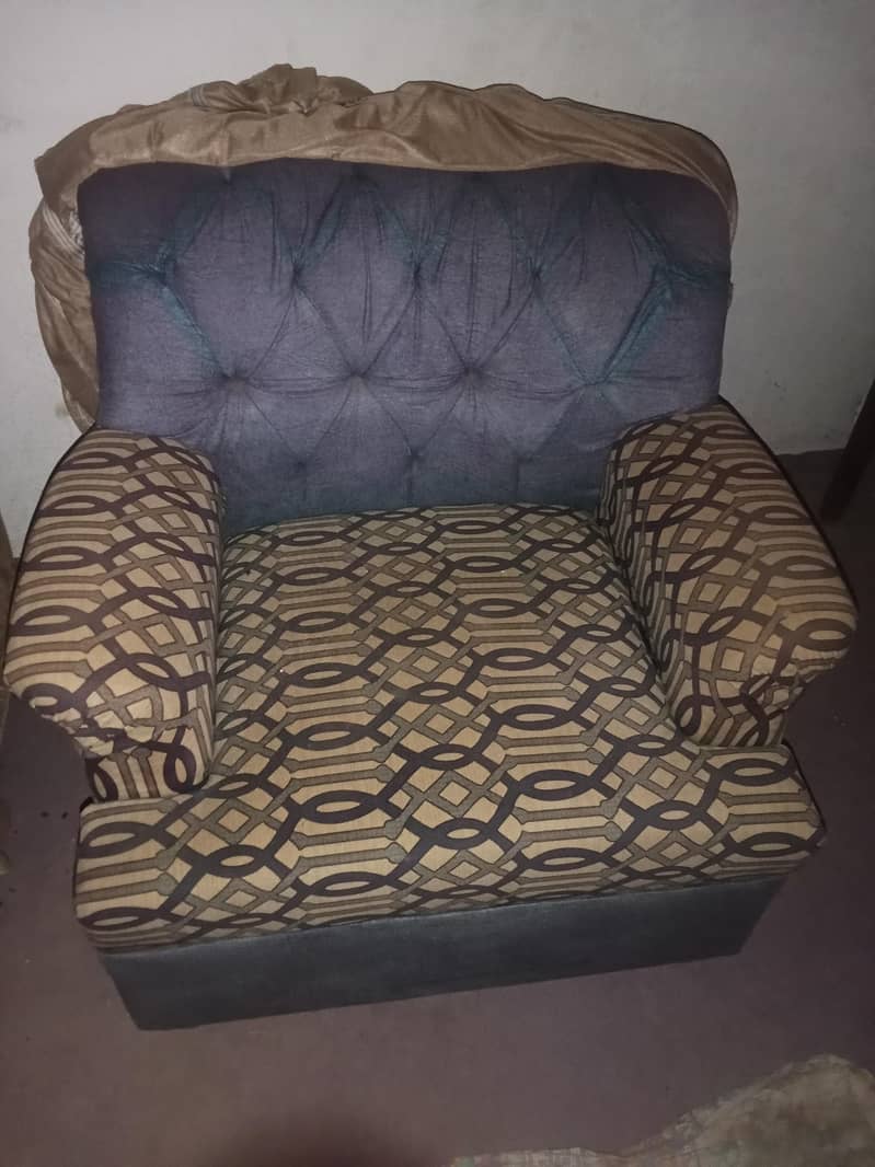 sofa good condition 1