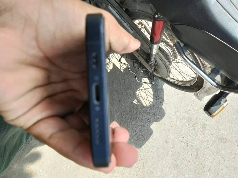 Apple iPhone 12 1