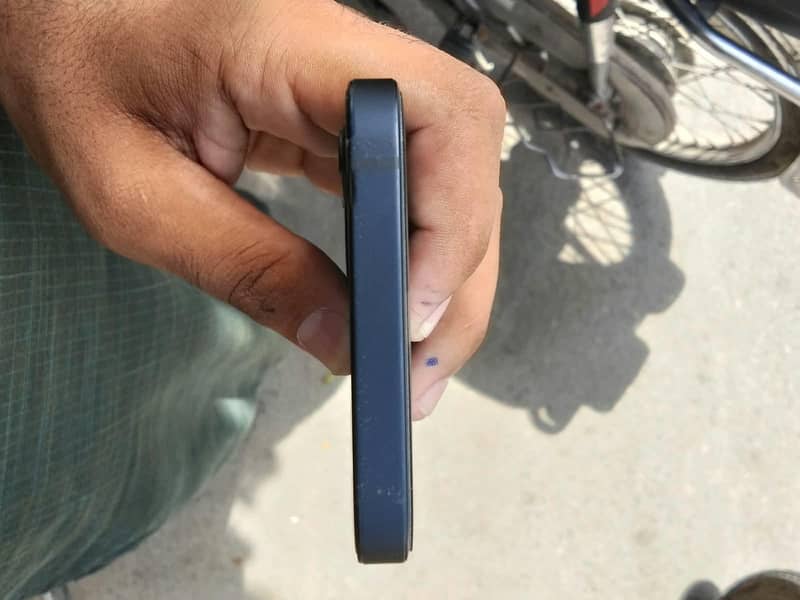 Apple iPhone 12 2