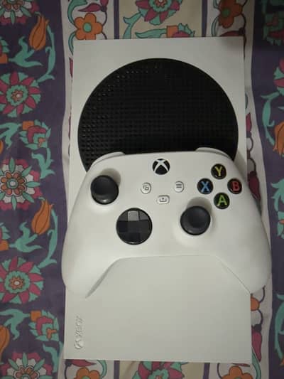 Xbox Series S 512gb with Controller