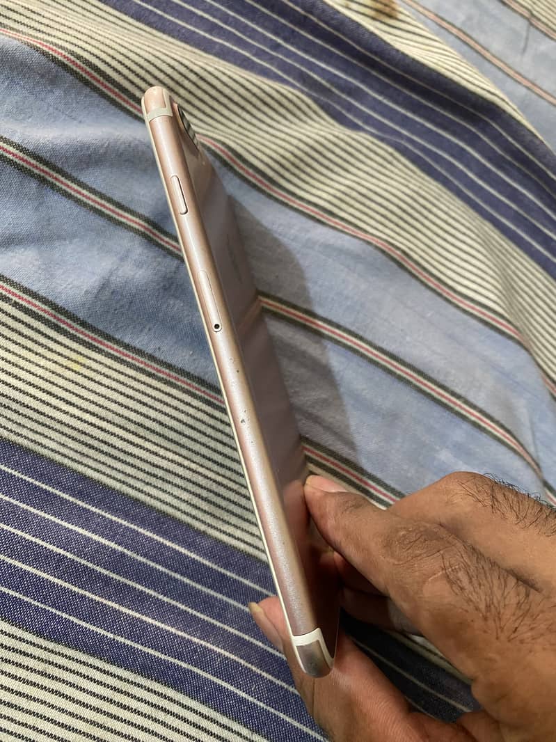 Apple iPhone 7 Plus 3