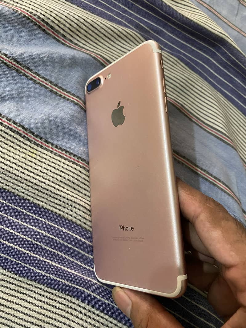 Apple iPhone 7 Plus 4