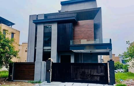 Fair-Priced Prime Location 10 Marla House Available In Citi Housing Society