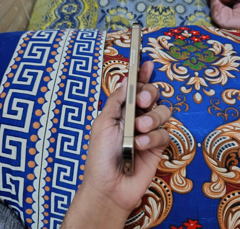 Apple iPhone 13 Pro 3