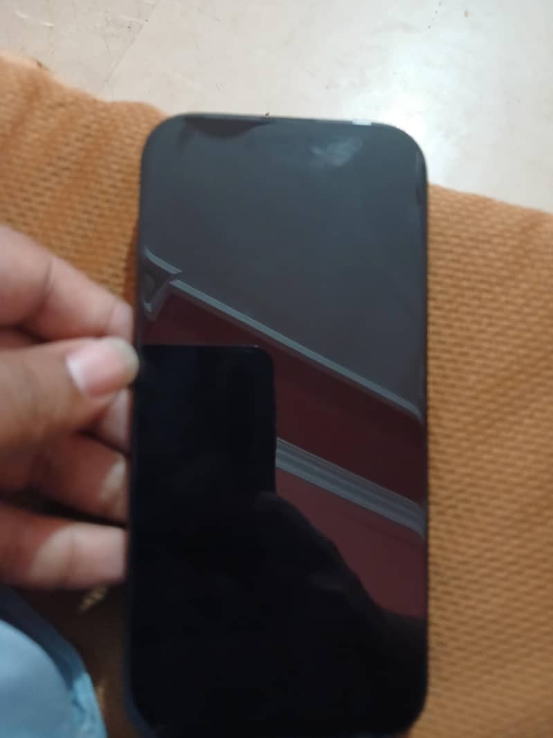 Apple iPhone 16 Pro 1