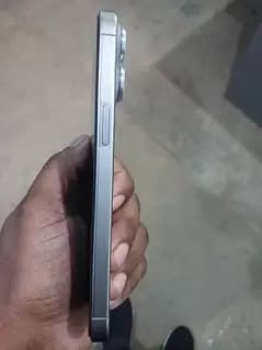 Apple iPhone 15 Pro Max 2