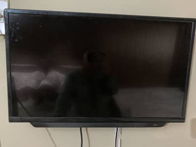 LCD 32 inches