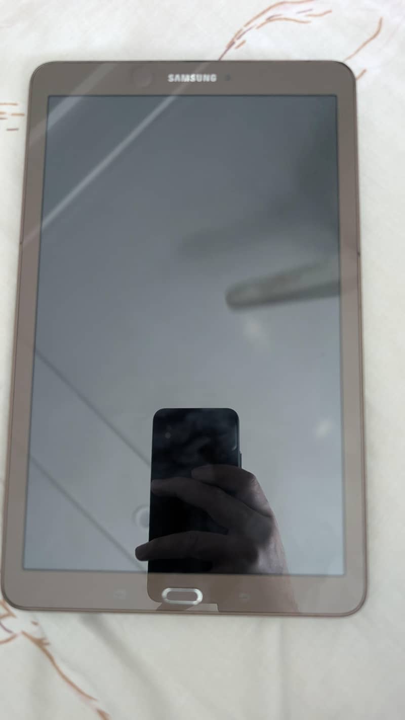 Samsung Galaxy Tab E 0