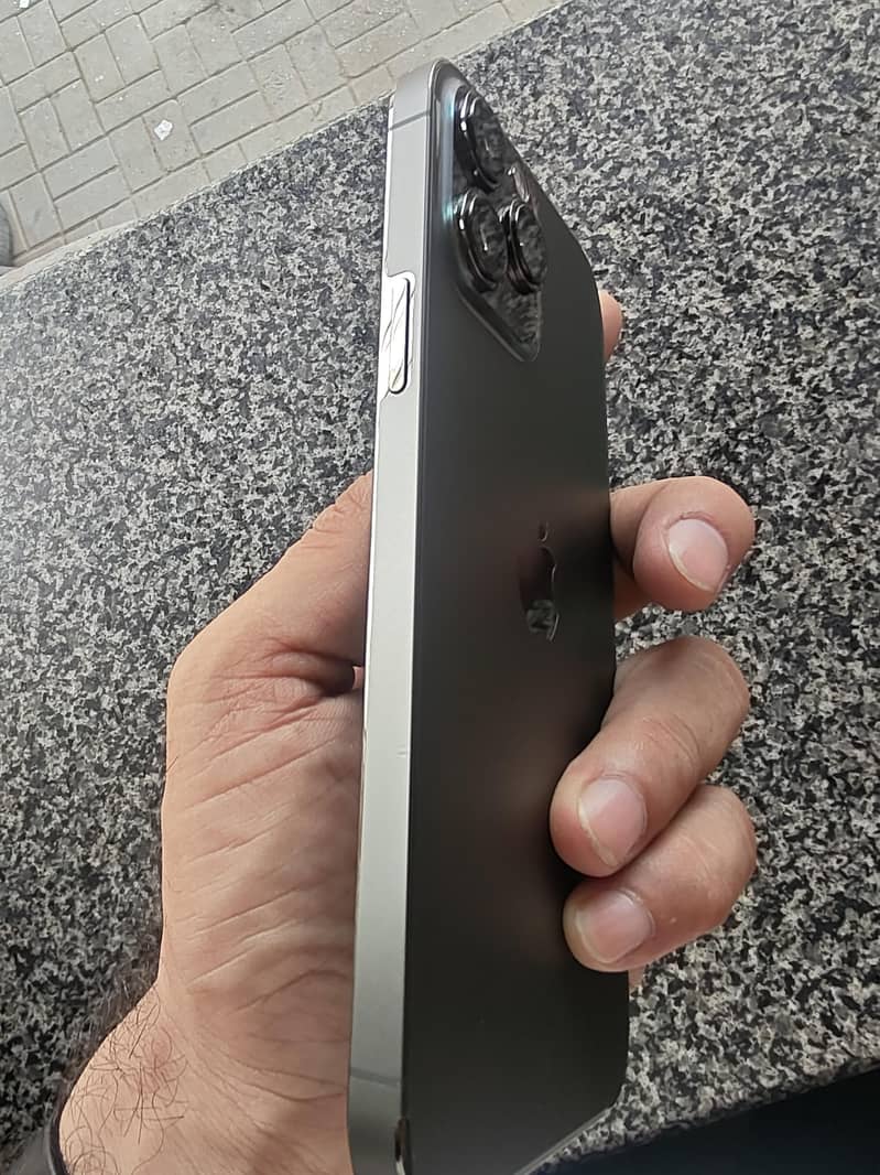 Apple iPhone 13 Pro Max 5