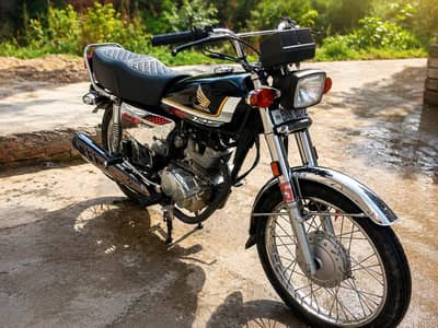 HONDA 125 black beauti special edition