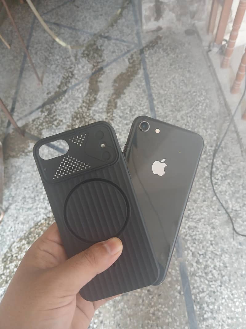 Apple iPhone 8 3