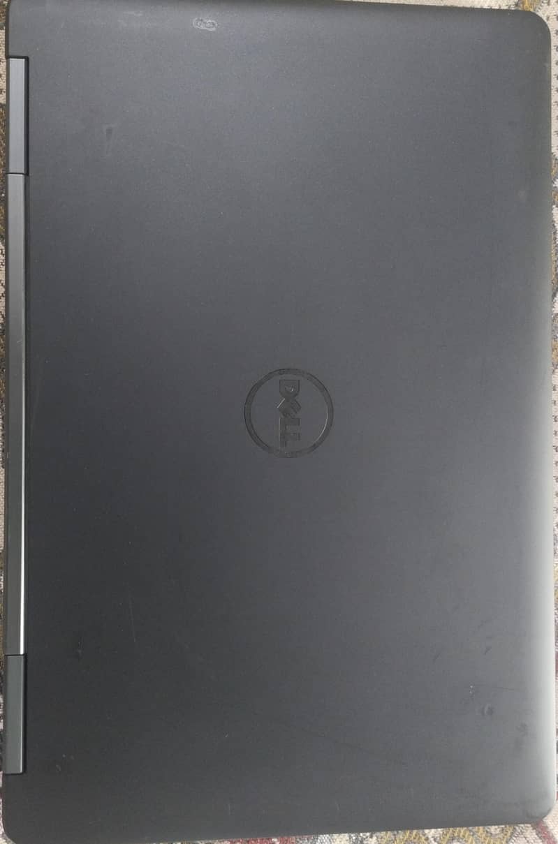 Dell latitude E5540 0