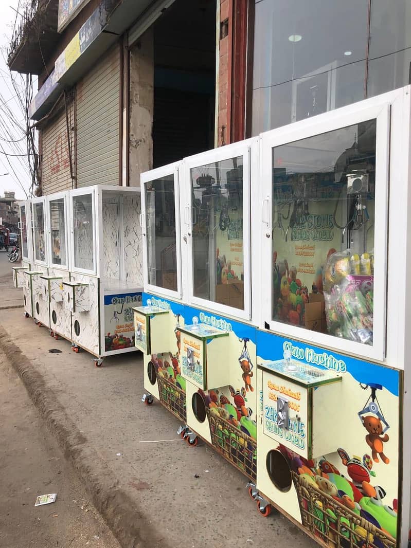 Claw machine 6