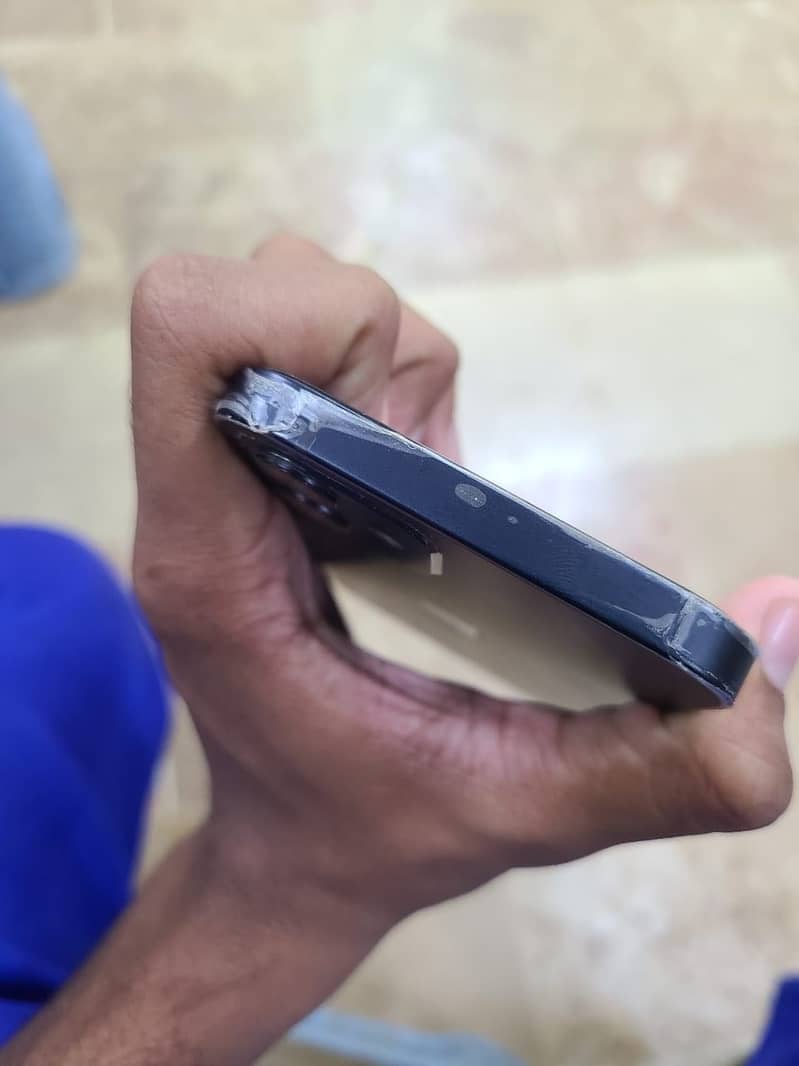 Apple iPhone 12 2