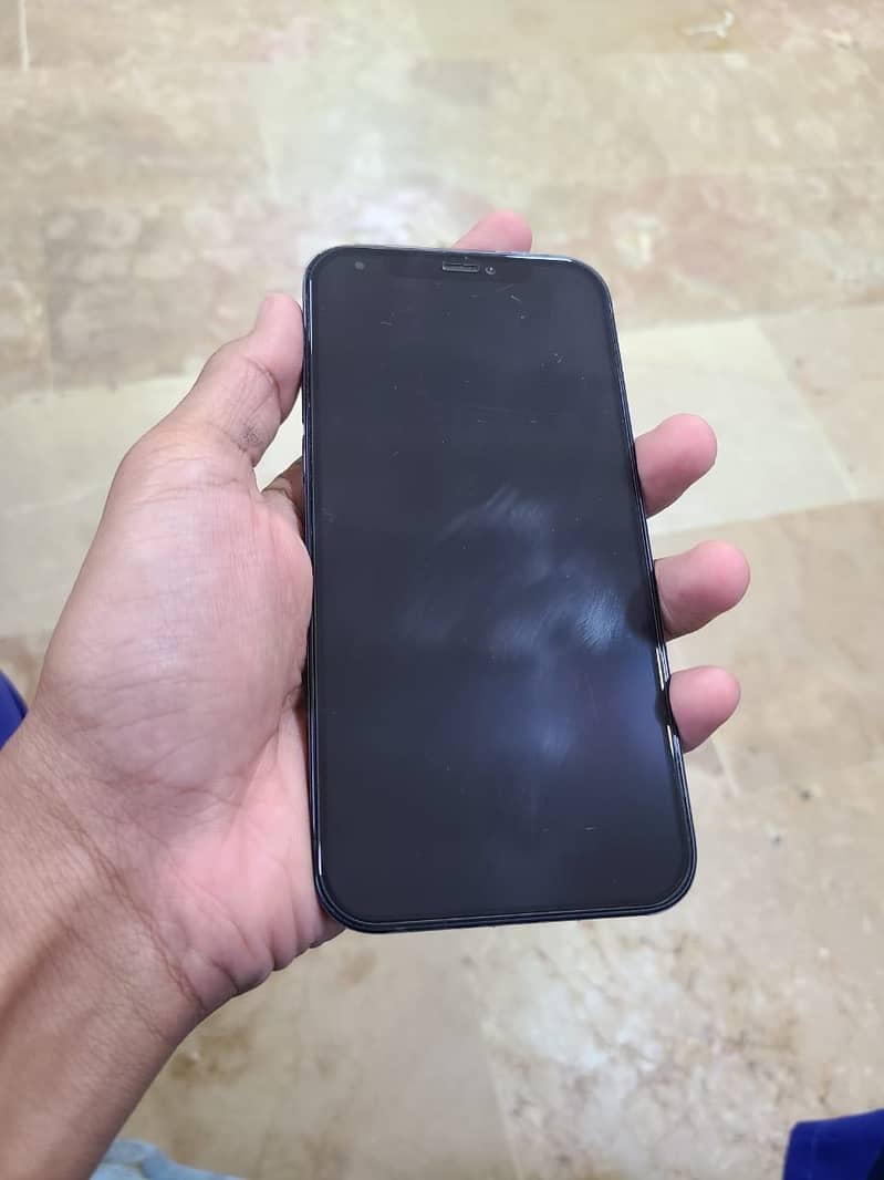 Apple iPhone 12 4