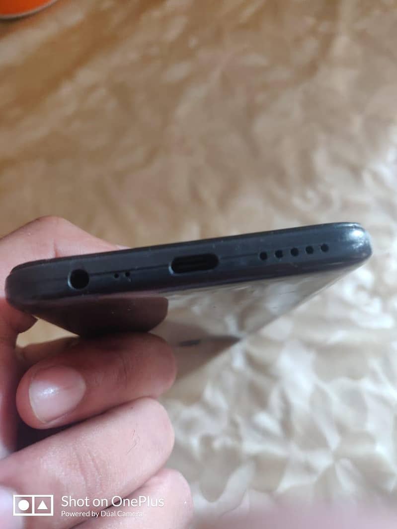 Xiaomi Redmi 8 0