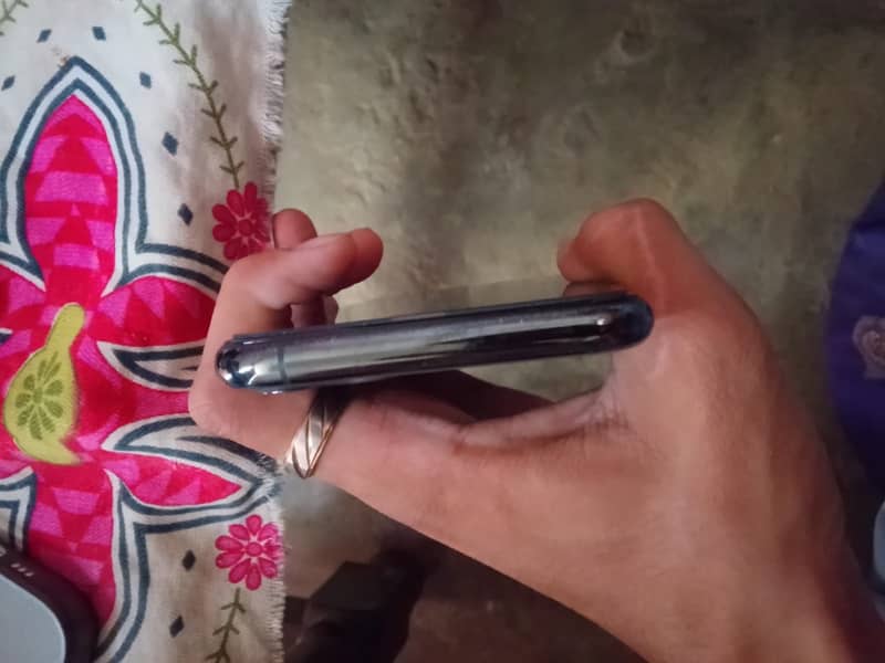 Apple iPhone 11 Pro 3