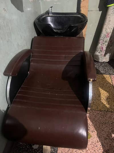 Head wash chair salon