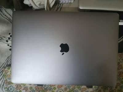MacBook pro 15" 2017  16 /500