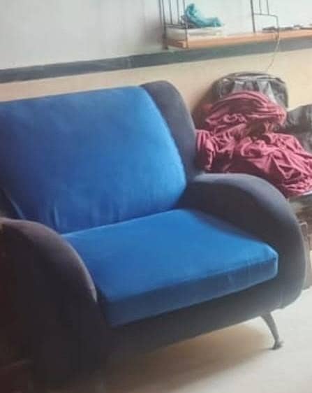 IN NEW CONDITION SOFAS 1