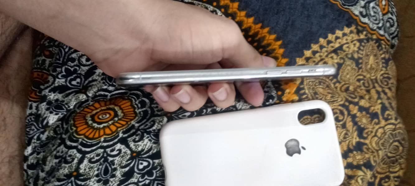 Apple iPhone X 5