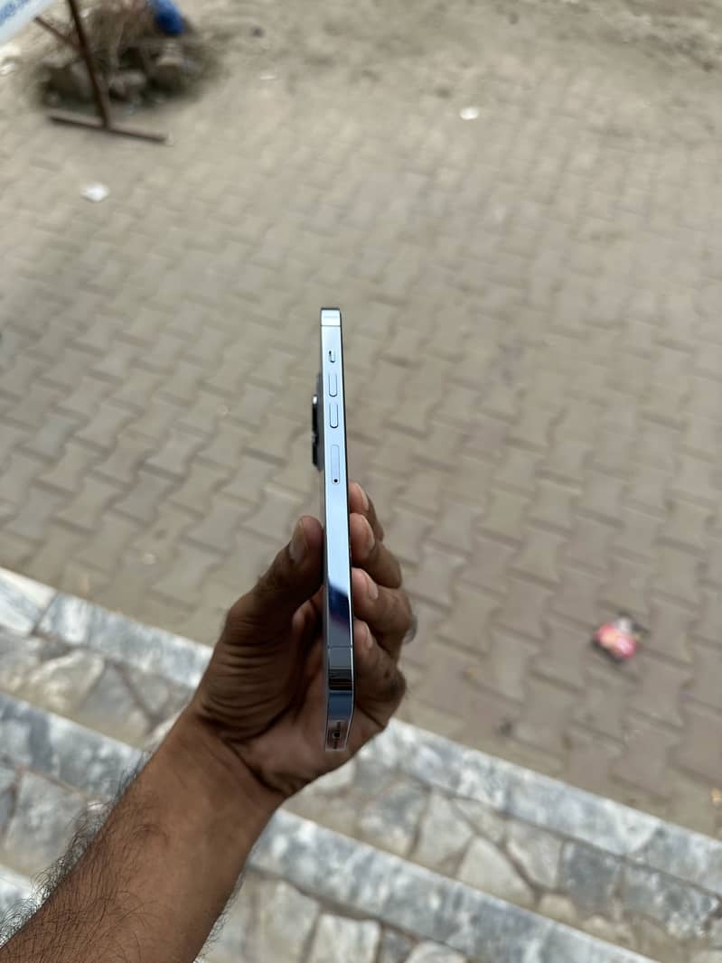 iPhone 14 Pro Max 5