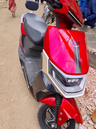 ELECTRIC SCOOTY