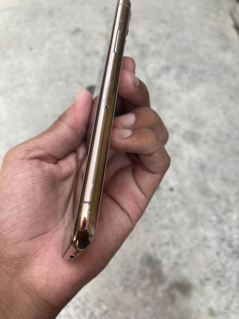 Apple iPhone 11 Pro 2
